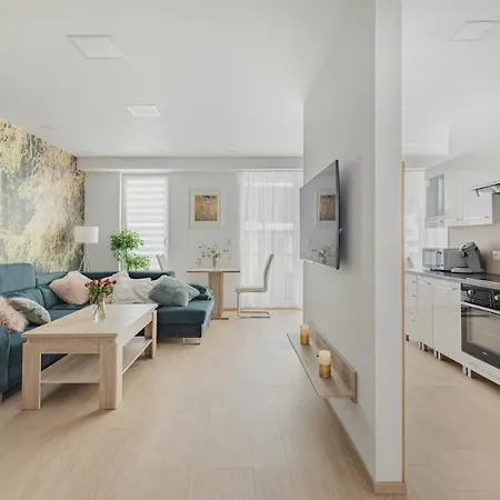 Sun&sport Maja Z Ogrodkiem アパート シュチルク